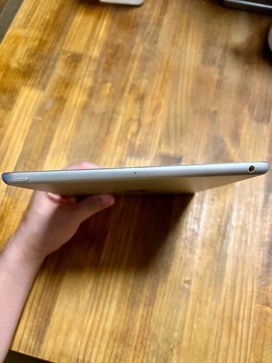 ★美品‼︎iPad第5世代128GB Wi-Fiモデル　シルバー★　