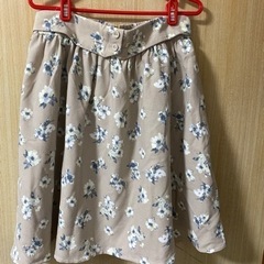花柄スカート