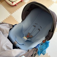 コンビ　ベビーカー兼ベビーシート【相談中　12日まで】の画像