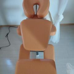 高田ベッド製作所　マッサージチェア453GSラウンドFタイプ　オレンジ色　マッサージ　リラクゼーションサロン　整体　エステの画像