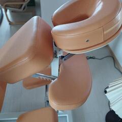 高田ベッド製作所　マッサージチェア453GSラウンドFタイプ　オレンジ色　マッサージ　リラクゼーションサロン　整体　エステの画像