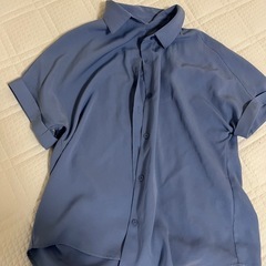 サイズS 青シャツ