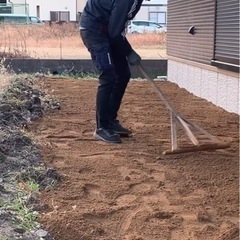 未経験OK！　副業OK！‼️残り数枠‼️人工芝施工のサポート職　即日日払い10000の画像