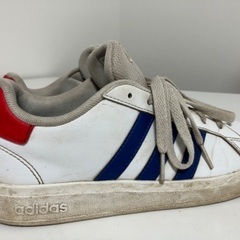 adidas 運動靴 スニーカー 23.5cm 白 ホワイト 防...