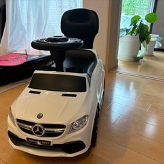 乗用玩具　メルセデスベンツ　乗り物　子ども　車