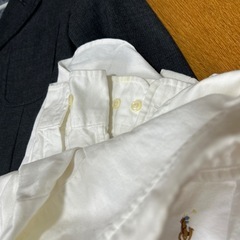 GAPジャケットとラルフボタンダウンシャツの画像