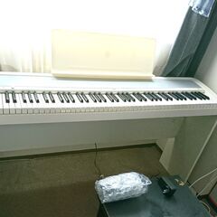 電子ピアノ　コルグＢ２　白　スタンド付き