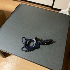 電気こたつ・木製座椅子２個付き