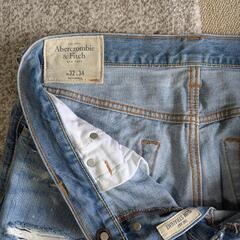 アバクロンビー&フィッチとGAPのジーンズ2本セットの画像