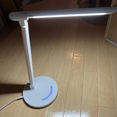 デスクライトの画像
