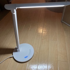 デスクライトの画像