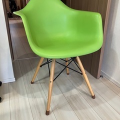 椅子　イームズ　ジェルチェア（模倣品ジェネリック）