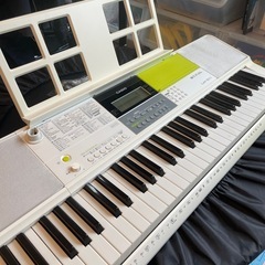 光る鍵盤　カシオ　キーボード　LK511