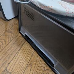 アイロン、姿見、ちゃぶ台、ビーズクッション、衣装ケース等6点あげますの画像