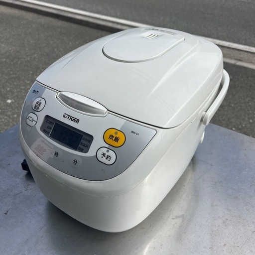 ☆  中古品  タイガー魔法瓶(TIGER) 炊飯器 1升 マイコン 調理メニュー付き 炊きたて ホワイト JBH-G181W  ☆