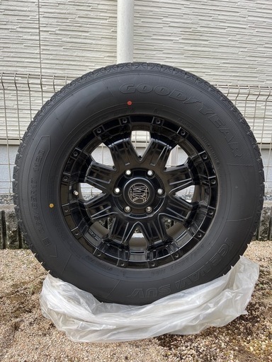 プラド 150、スタッドレスタイヤ4本ホイール付、グッドイヤー、アイスナビSUV、265/65r17（専用ナット付）