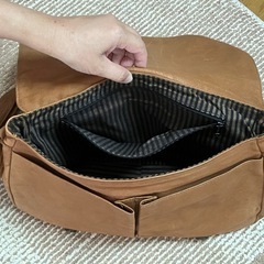 （決まりました）PICARD ショルダーバッグ（キャメル）/開閉マグネット式/テープ貼り付き/押し入れの臭い有りの画像