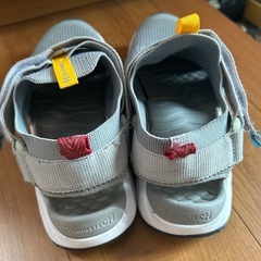 スニーカー　サンダルの画像