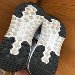 スニーカー　サンダルの画像