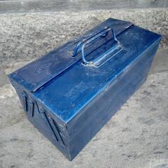 道具箱　ネジ　ケーブルなど