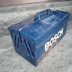 道具箱　ネジ　ケーブルなどの画像