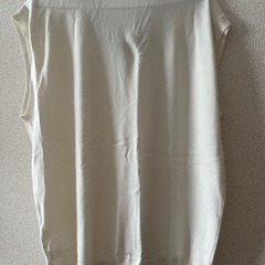 白 ノースリーブ Vネック ニットセーターの画像