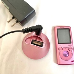 SONY ソニー　ウォークマン　スピーカー兼充電スタンド付きの画像