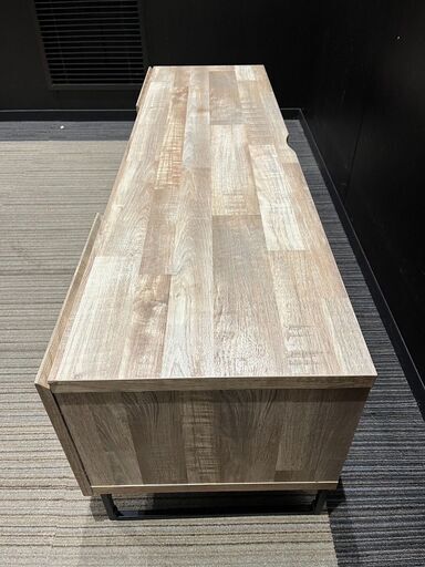 【展示品・未使用品】テレビ台 テレビボード スチール脚 幅136cm 参考価格18990円?自社配送時?代引き可?※現金、クレジット、