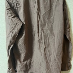 ブラウン 長袖シャツ 1つの胸ポケットの画像