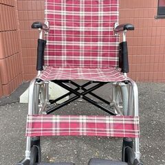 極美品 ニッシン 介助式 車いす 後方ブレーキ 折りたたみ 赤 チェック 座面サイズ 幅40cm 車椅子 車イス nissin 日進医療器 介護 看護の画像