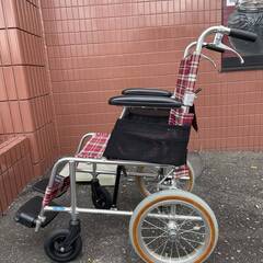 極美品 ニッシン 介助式 車いす 後方ブレーキ 折りたたみ 赤 チェック 座面サイズ 幅40cm 車椅子 車イス nissin 日進医療器 介護 看護の画像