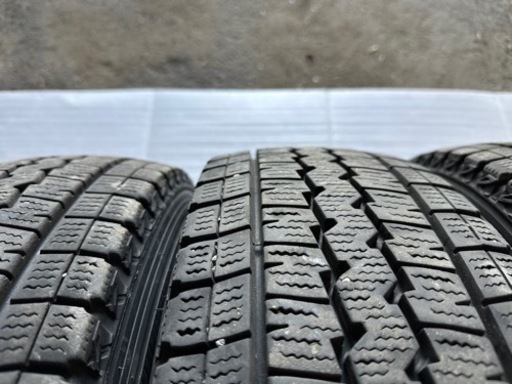 【値下げしました】　ハイエース　スタッドレス　195/80-15R   LT　　　