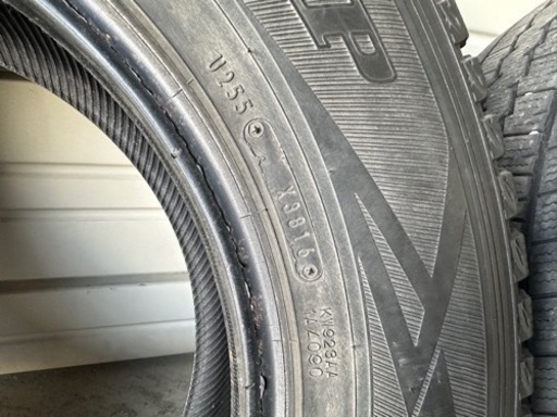 【値下げしました】　ハイエース　スタッドレス　195/80-15R   LT　　　