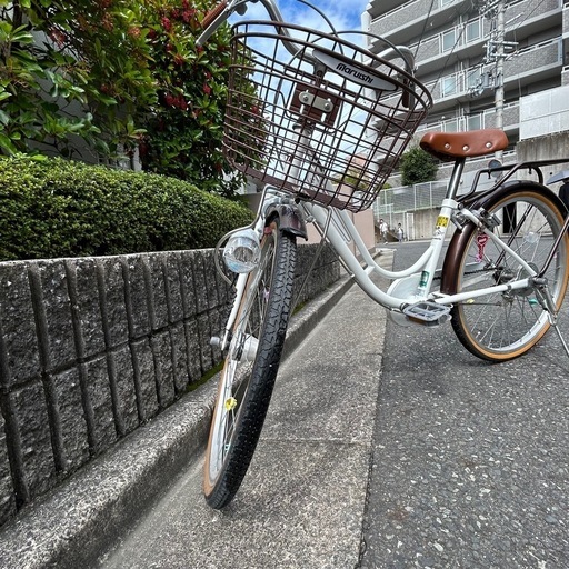 22インチ　ホワイト　自転車（10回しか乗ってません）