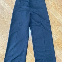 ブラックのワイドパンツの画像