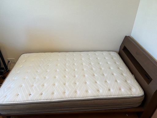 セミダブルマットレス フレーム