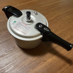 圧力鍋 白 アルミニウム製 パール金属　3L 80kPa
