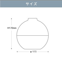 時計とティッシュケースの画像