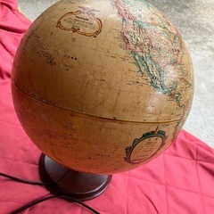 古い地球儀　ライトの画像