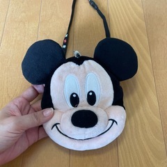 ミッキーの首からかけるポーチの画像