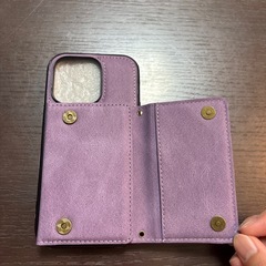 紫色 合成皮革 フリップ式 iPhoneケースの画像