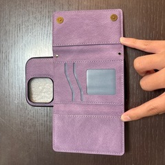 紫色 合成皮革 フリップ式 iPhoneケースの画像