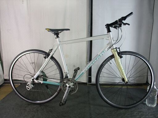 Ｄ804　★29800円★整備済み クロスバイク中古自転車 【Bianchi　ローマ2　シルバー　５７ｃｍ】