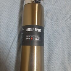 水筒１０００ml（色はゴールド）　新品未使用品