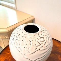 ７、丸型花瓶　壺　フラワースタンド　インテリア　小物　焼物