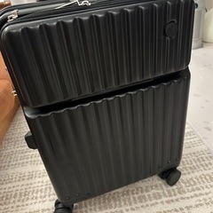 新品キャリーケース　黒S
