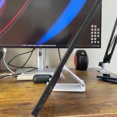 モバイルモニター 17.3インチ 中古の画像