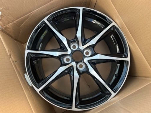 車のパーツ タイヤ、ホイール