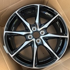 車のパーツ タイヤ、ホイール