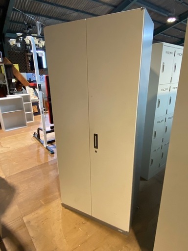 ☆中古品 OKAMURA オカムラ 書庫 800×400×1843 鍵あり 事務 事務機器☆